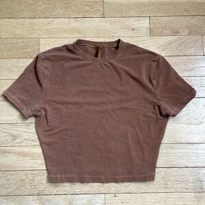 Skims cropped t shirt